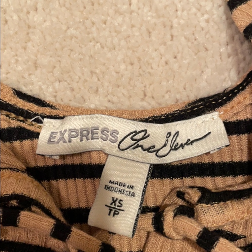 Express Crop Top - Picture 2 of 2
